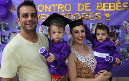 Hospital Unimed Araçatuba realiza formatura para bebês prematuros