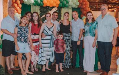 Festejando com a família e amigos