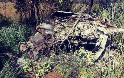 Casal e bebê morrem em acidente entre carro e carreta na BR-267