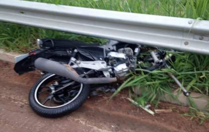 Motociclista morre ao bater de frente com picape em rodovia
