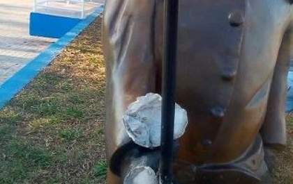 Recém inaugurada, Praça do Alvorada é alvo de vandalismo
