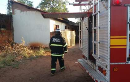Incêndio em residência mobiliza Corpo de Bombeiros no Santa Rita