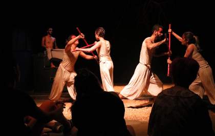 Hoje tem teatro na praça Ramez Tebet