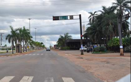 Moto é furtada em estacionamento de loja de departamentos