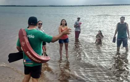 Banhistas são atacados por piranhas em prainha