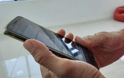 Homens mandam ‘nudez’ para contato na internet e são extorquidos