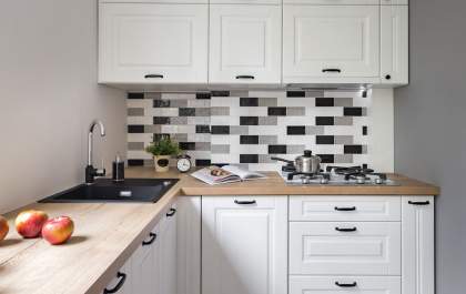 Truques para organizar uma cozinha pequena com muitos objetos