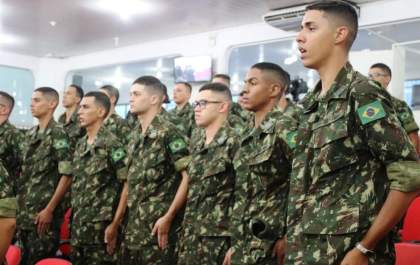 Atiradores do Tiro de Guerra do Governo de Andradina recebem homenagens