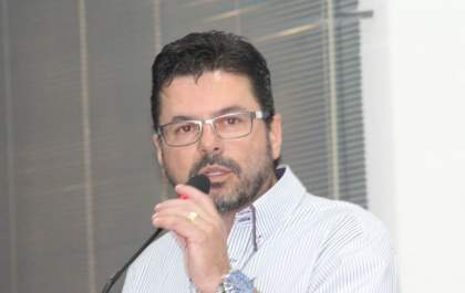 Prefeito cassado em Valparaíso voltará ao cargo, afirma advogado