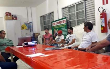 Meio ambiente leva informação a empresários sobre destinação correta de resíduos