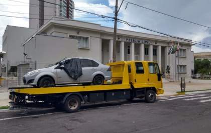 Motorista de aplicativo tem carro roubado