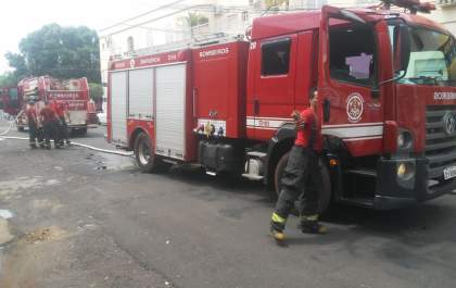Incêndio em quarto de hotel mobiliza bombeiros