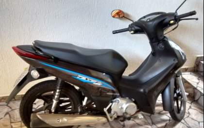Jovem tem moto furtada em frente de residência no Parque São Carlos