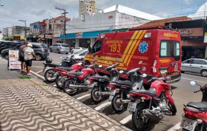 Choveu vidro quebrado no Centro de Dracena