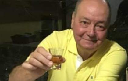 Professor falece, mas deixa manual para velório: ‘Whisky, música e alegria’