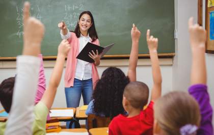 Matricular filhos na escola está cada vez mais caro