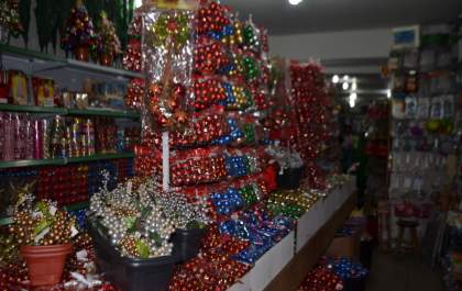 Em Três Lagoas consumidor encontra enfeites natalinos a partir de R$1.99