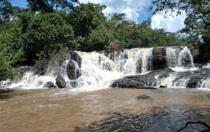 Corpo de mulher encontrado emcapuzado perto de cachoeira