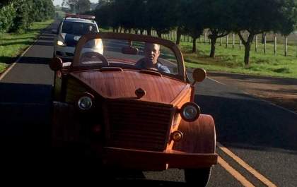 Fusca de madeira ganha prêmio de mais exótico em exposição
