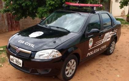 Ladrão avista homem em escada, furta celular e leva 'carreirão' até a delegacia