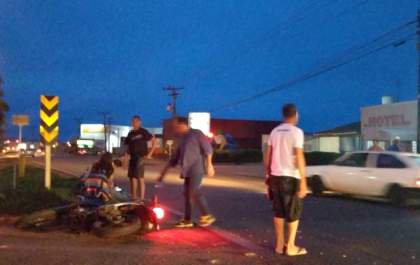 Motociclista fica ferido ao ser atingido por carro em Avenida de Três Lagoas