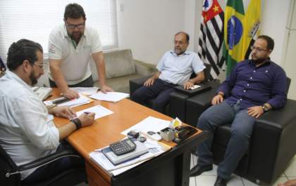 Birigui assina ordem de serviço de R$ 3,5 milhões para construção de duas pontes