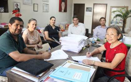 Tamiko assina contrato para instalar energia solar na escola Eulália