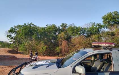 Homem tem moto furtada em frente de casa no bairro Novo Ipanema