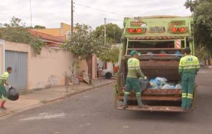 Coleta será antecipada em 1 hora nas vésperas do Natal e Ano-Novo