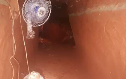 Polícia descobre túnel de 60 metros que levava a cofre do Banco do Brasil e ação acaba com 2 mortos e 7 presos