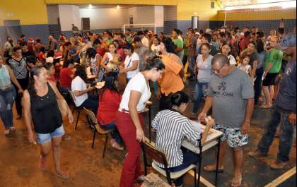 Prefeitura de Selvíria entrega cestas natalinas a servidores