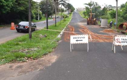 Defesa Civil interdita trecho de avenida para obras em Birigui