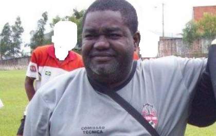 Jogadores são investigados por assassinato de treinador de futebol