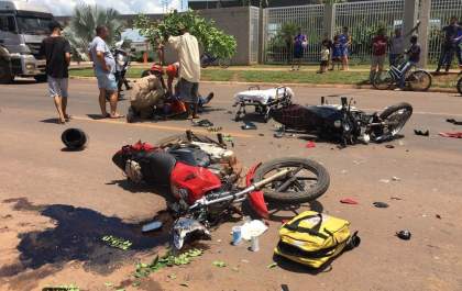 Colisão frontal entre motos mata idoso na Rua Egidio Thomé