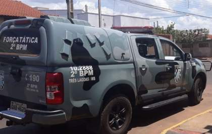 Homem é detido após ameaçar irmã de morte e colocar fogo na casa