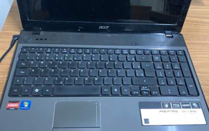 Adolescente é flagrado com notebook furtado de Hilux