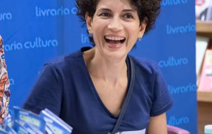 Educadora e psicóloga trabalha com educação financeira para crianças