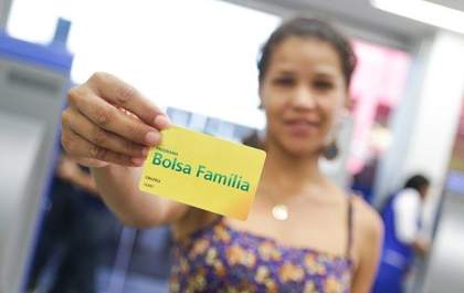Cartão Bolsa Família material escolar é Fake news
