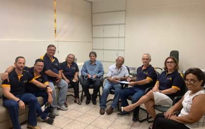 Rotary Centenário faz doação de focos cirúrgicos para Santa Casa de Araçatuba