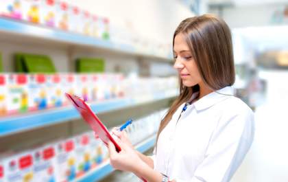 Dia do Farmacêutico: com a mesma profissão, mãe e filha comemoram data