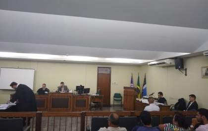 Homem é condenado por crime brutal, mas sai pela 'porta da frente' do Fórum em Três Lagoas