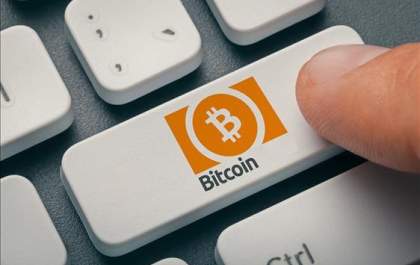 Empresa gestora de bitcoins é condenada a indenizar e restituir cliente