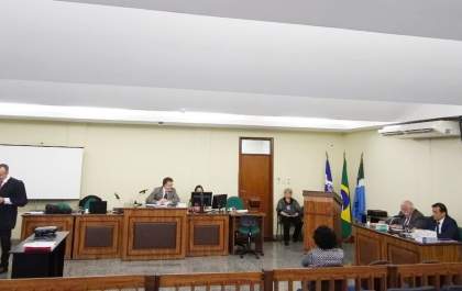 Mulher é condenada a seis anos e seis meses no regime semiaberto por atropelar e matar motociclista