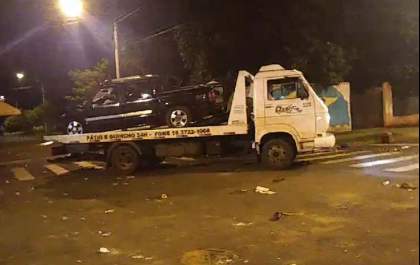 Homem é preso após atropelar 13 pessoas em bar com caminhonete