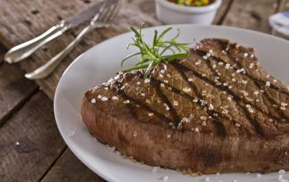 Brasil é o 6º país que mais consome carne no mundo, diz pesquisa