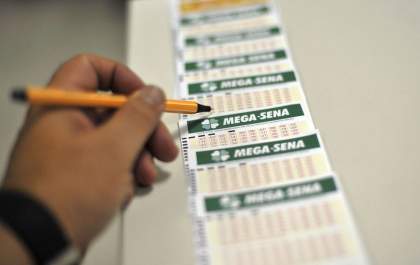 Mega-Sena acumula e pode pagar R$ 170 milhões na quarta