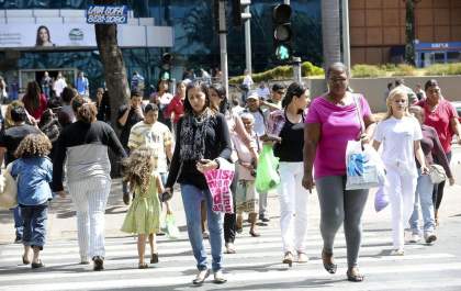 Taxa de desemprego cai no País e fecha 2019 em 11,9%