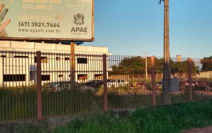 Apae aluga pátio para o Detran