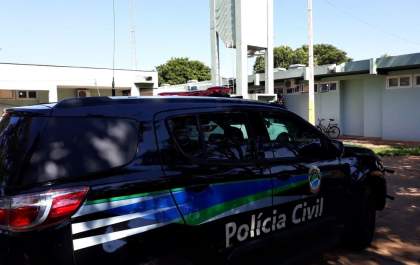 Idosa tem R$ 13 mil furtados de dentro do carro em Três Lagoas