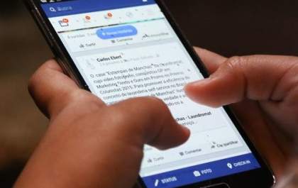 Mãe denuncia ex por post no Facebook afirmando que ela abandonou o filho
